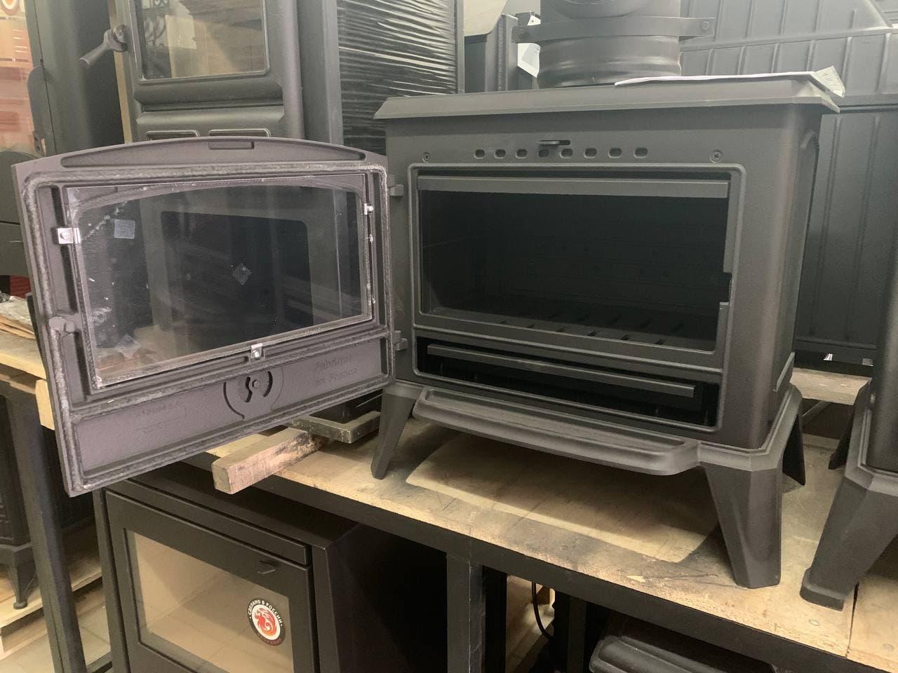 Печь-камин Эверест F8 (миниатюра)